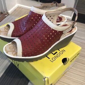 Fly London Yile Perf cherry/ off white size 40.